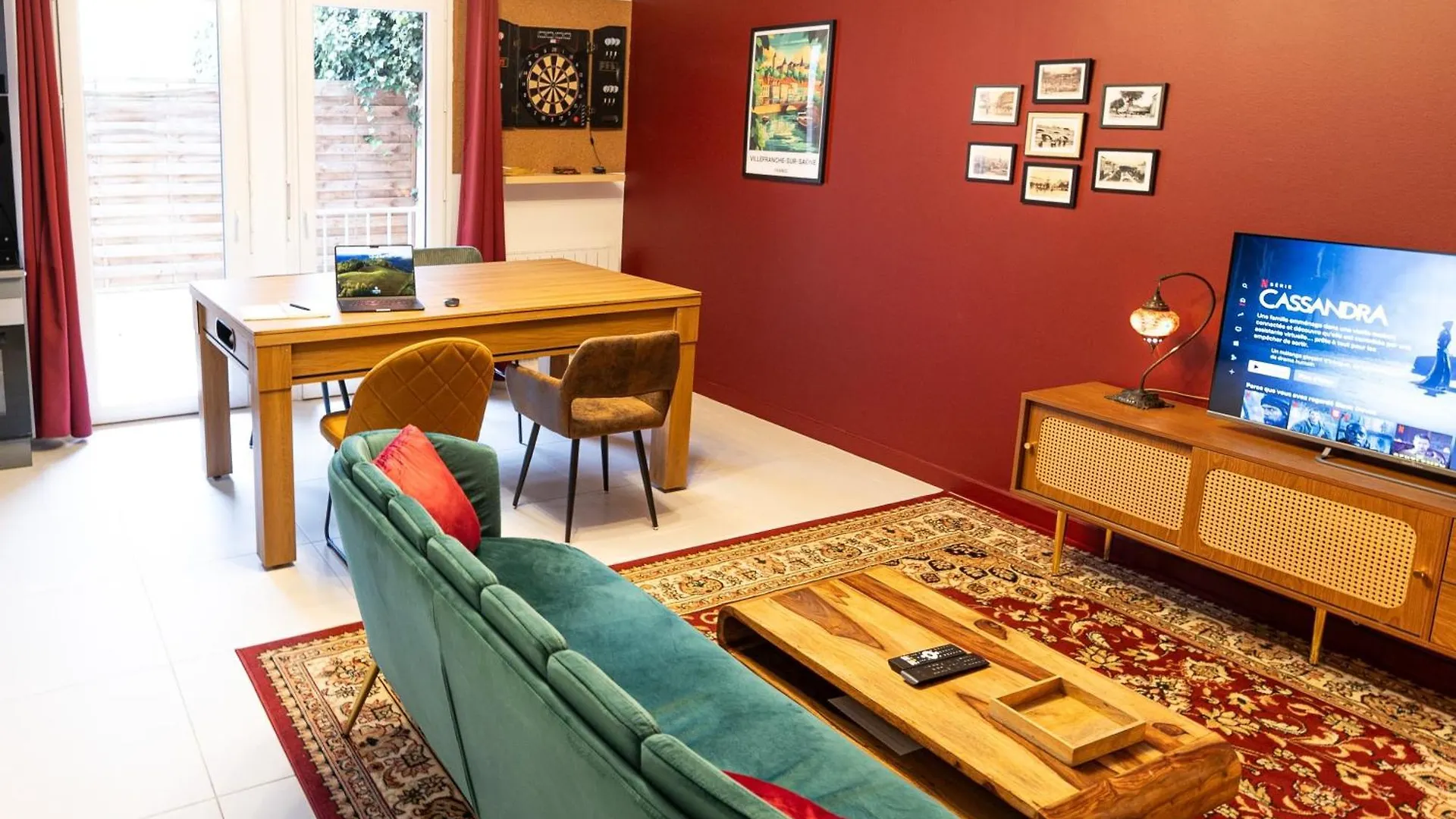 Escapade Vintage Avec Jeux, Billard Et Flechettes Detente Assuree ! França